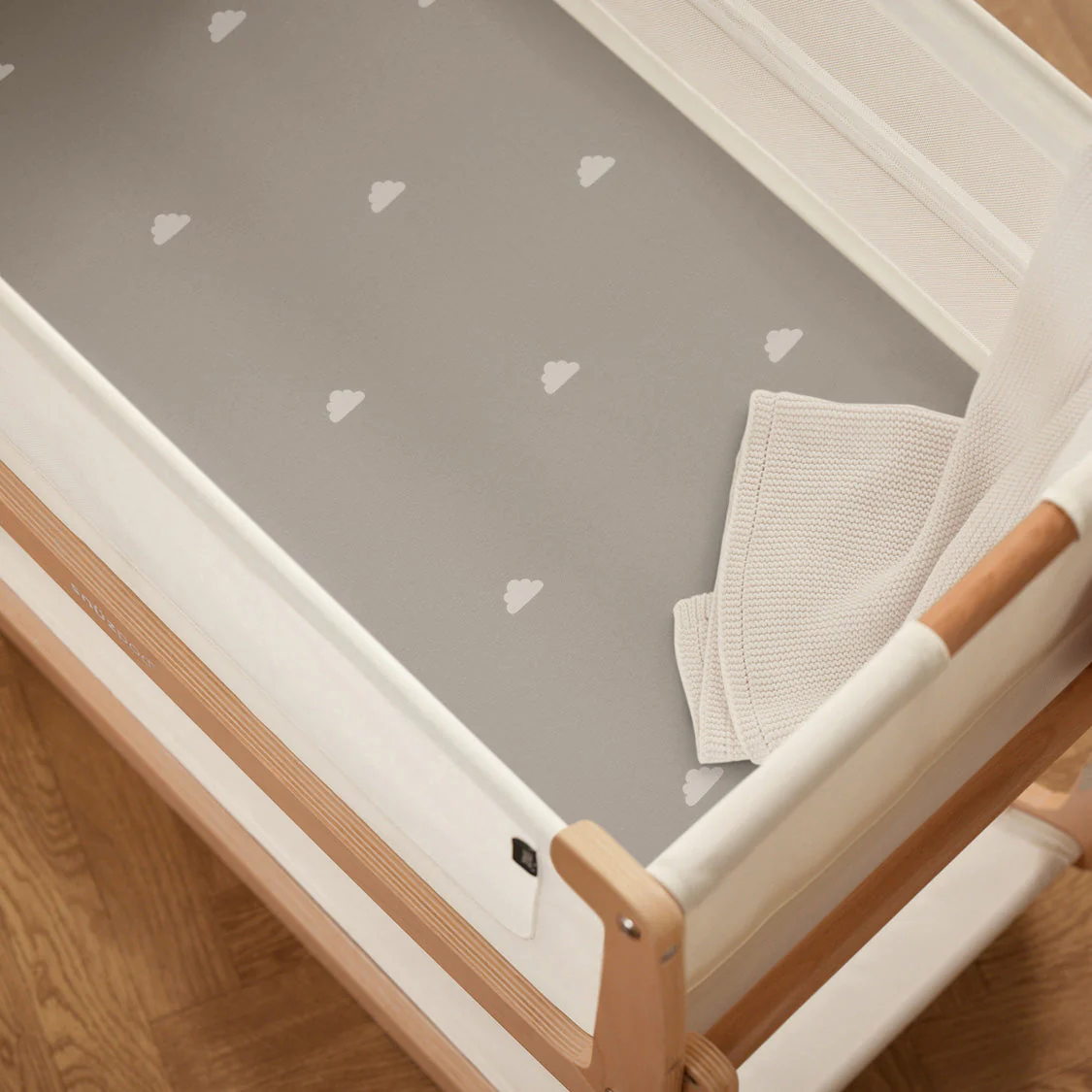 Snuz Bassinet 2 Pack Fitted Sheets - Gray Cloud - Image 2