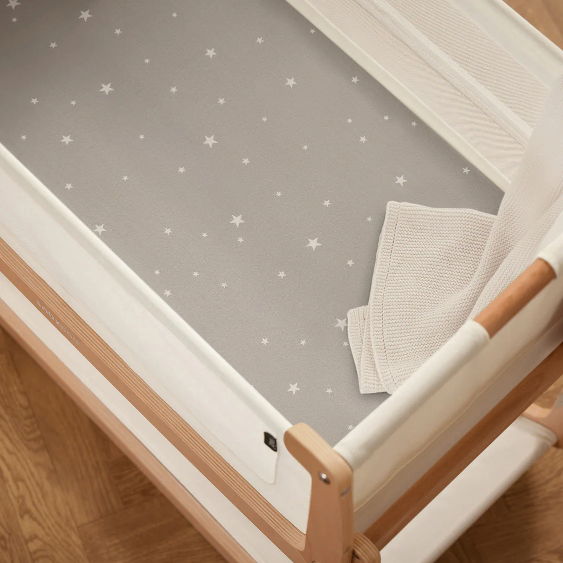 Snuz Bassinet 2 Pack Fitted Sheets - Gray Star - Image 2