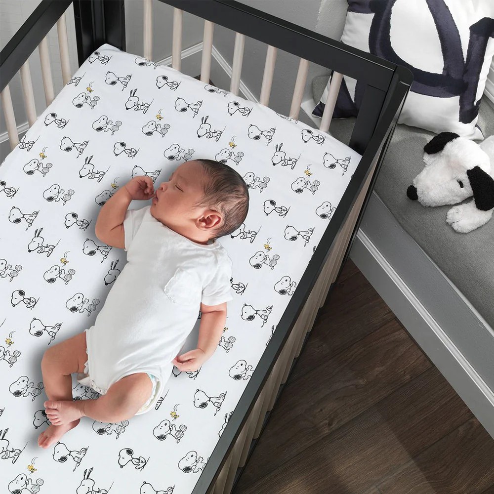 Lambs & Ivy Classic Snoopy Sheet - Image 3