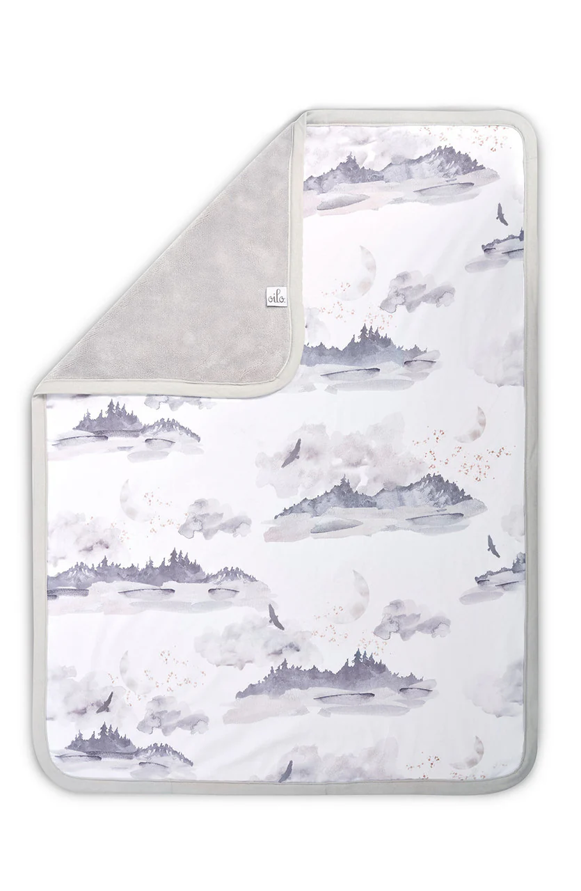 Oilo Misty Mountain Jersey Cuddle Blanket - Image 3