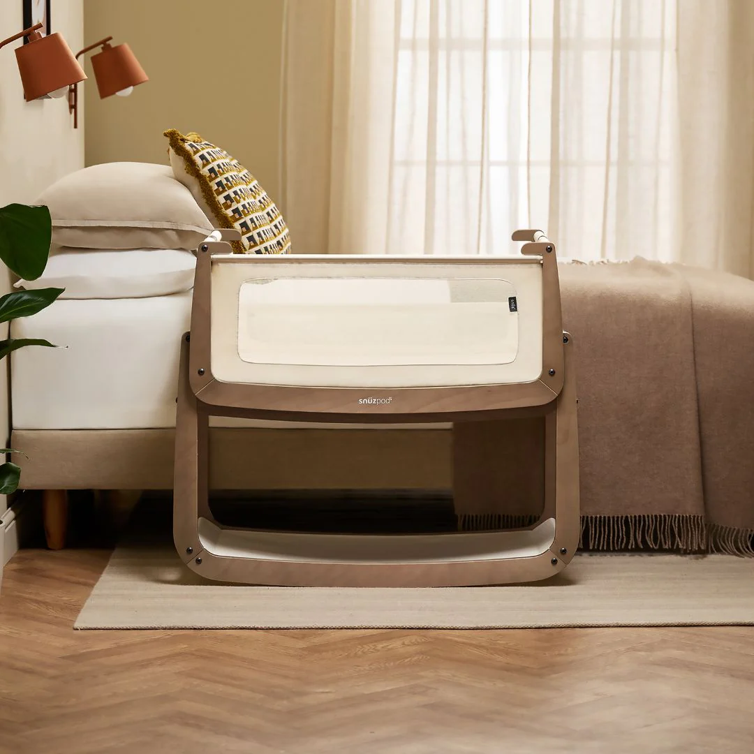 Snuz SnuzPod5 Bedside Bassinet - Walnut