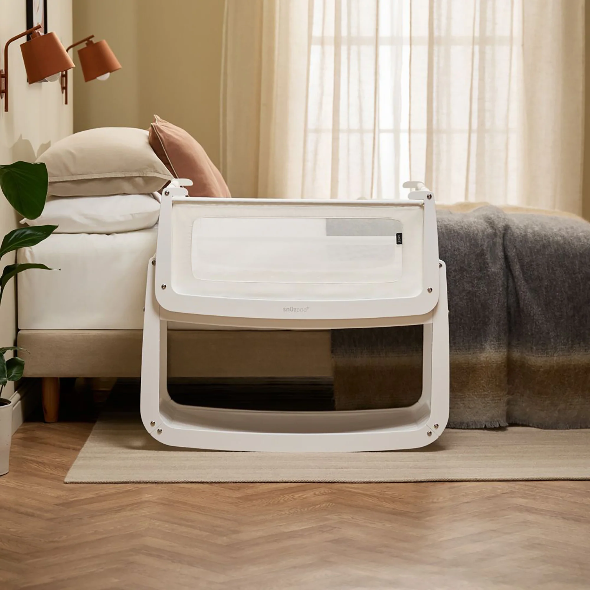 Snuz SnuzPod5 Bedside Bassinet - White