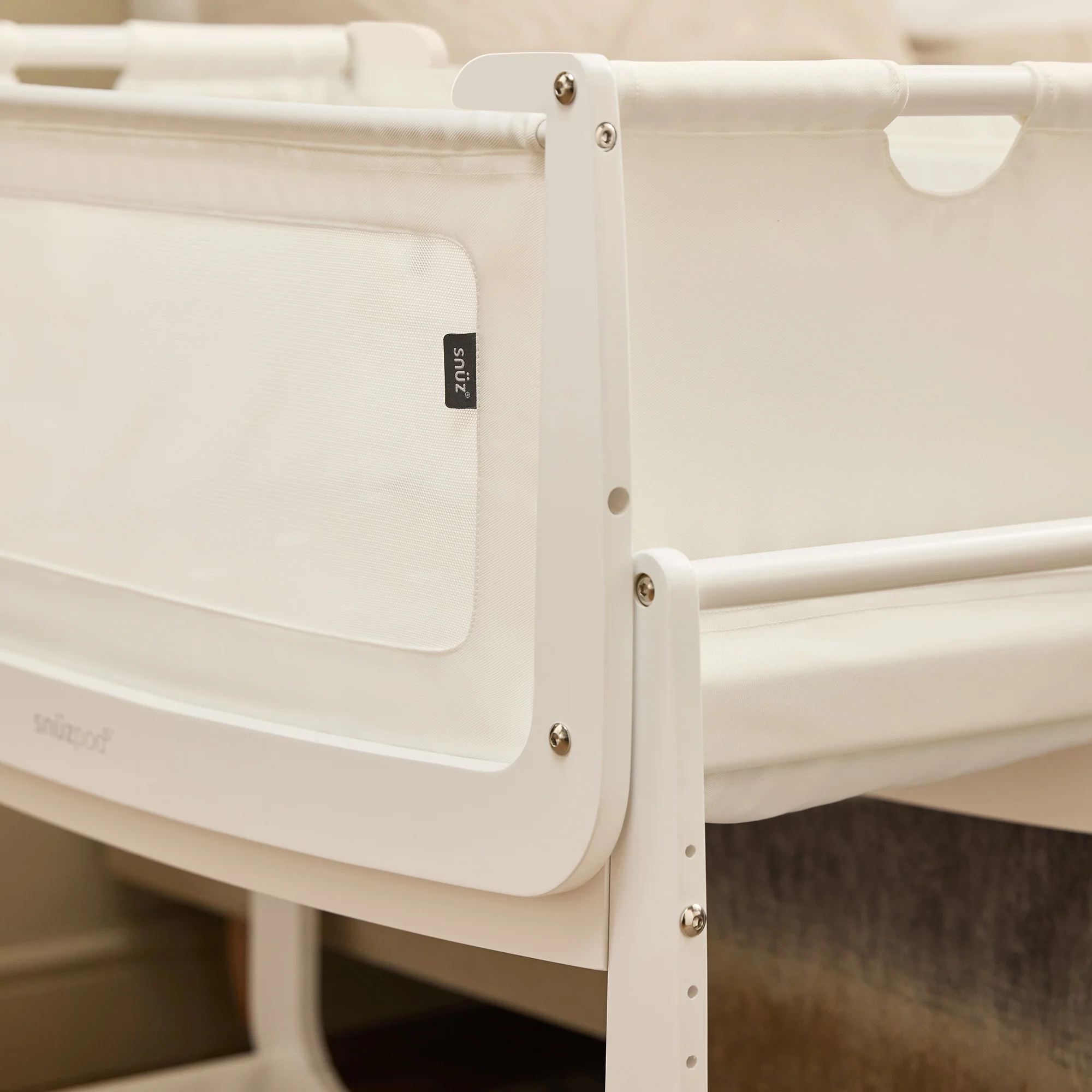 Snuz SnuzPod5 Bedside Bassinet - White - Image 4
