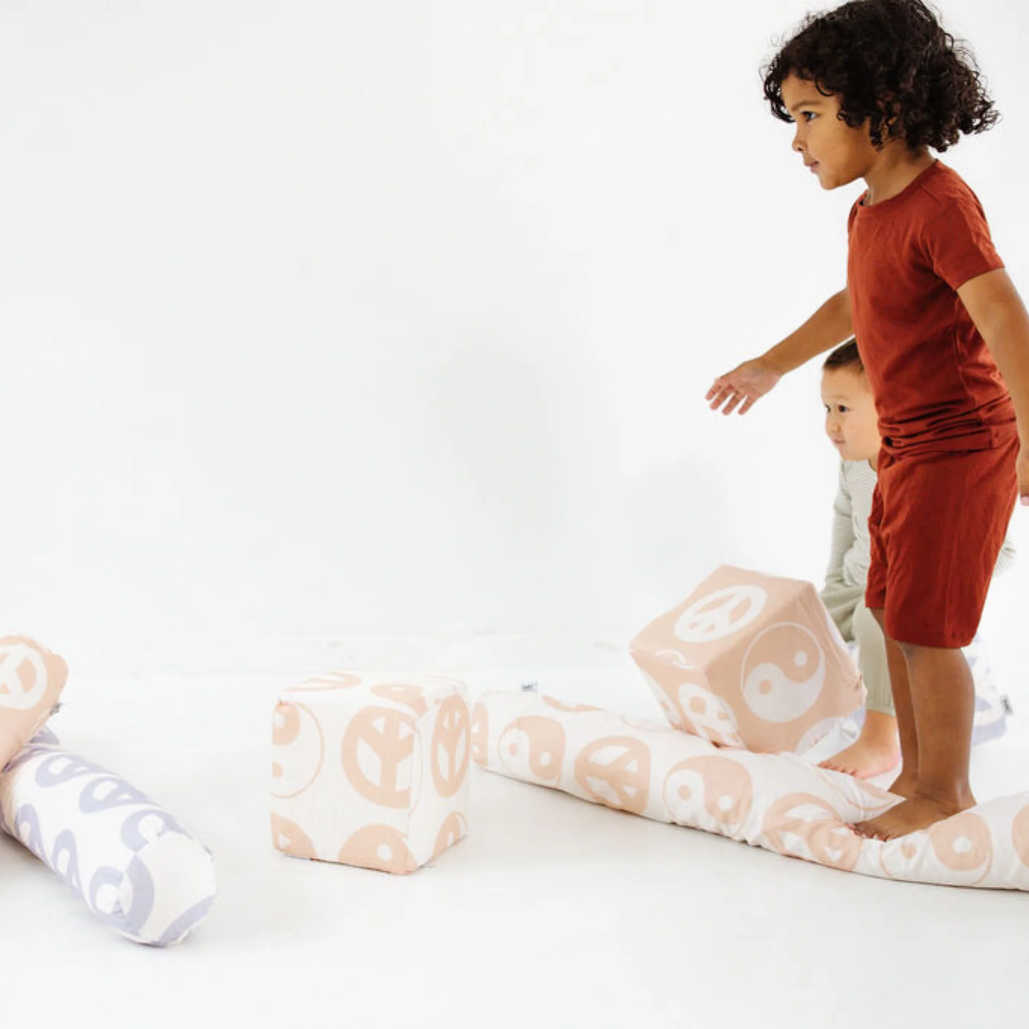 Toki Kids White Yin Yang Support Pillow - Image 8
