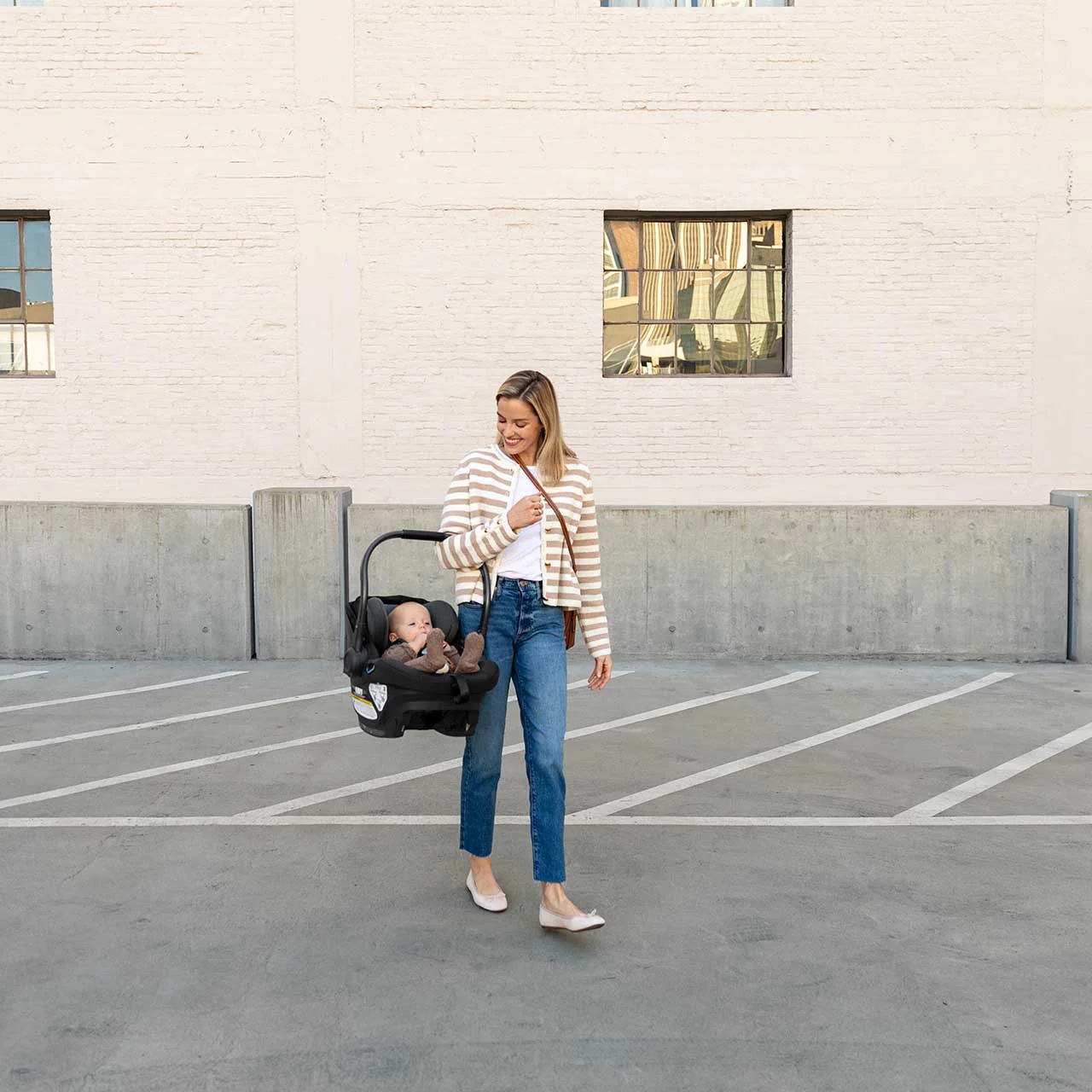 UPPAbaby Aria The Light Fit Infant Car Seat - Image 4